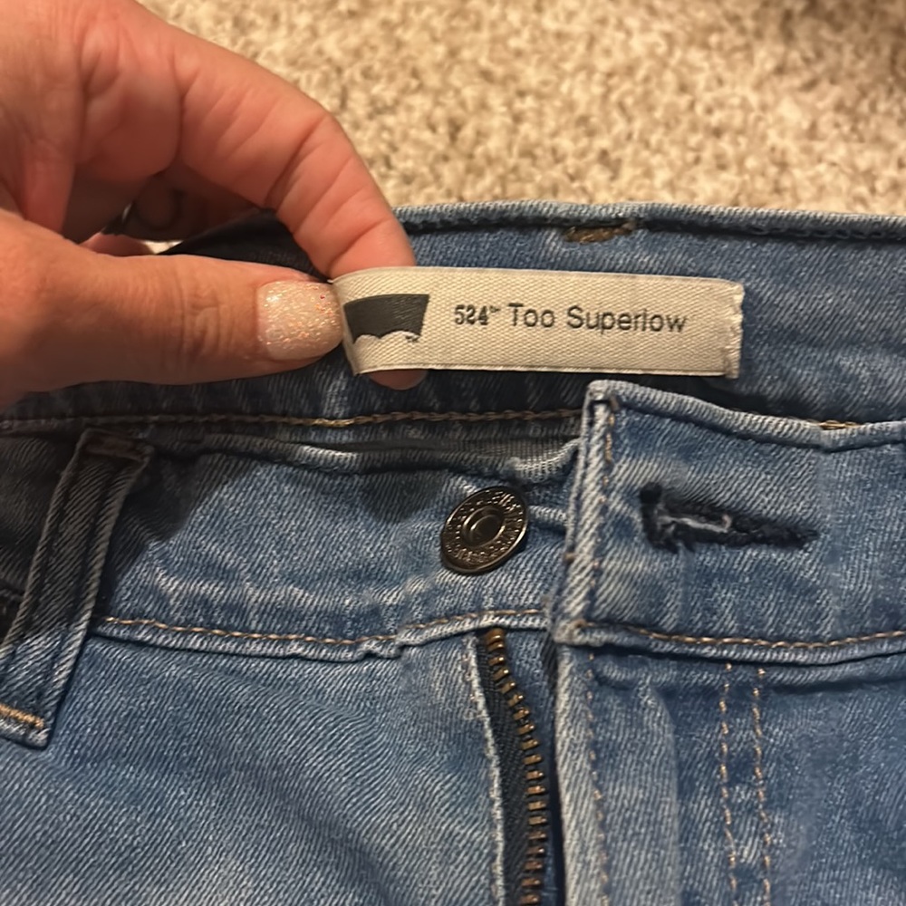 Levi’s - Picture 2 of 3